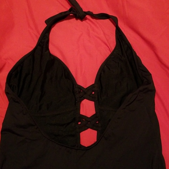 Sexy Kenneth Cole Swimsuit - Picture 4 of 7